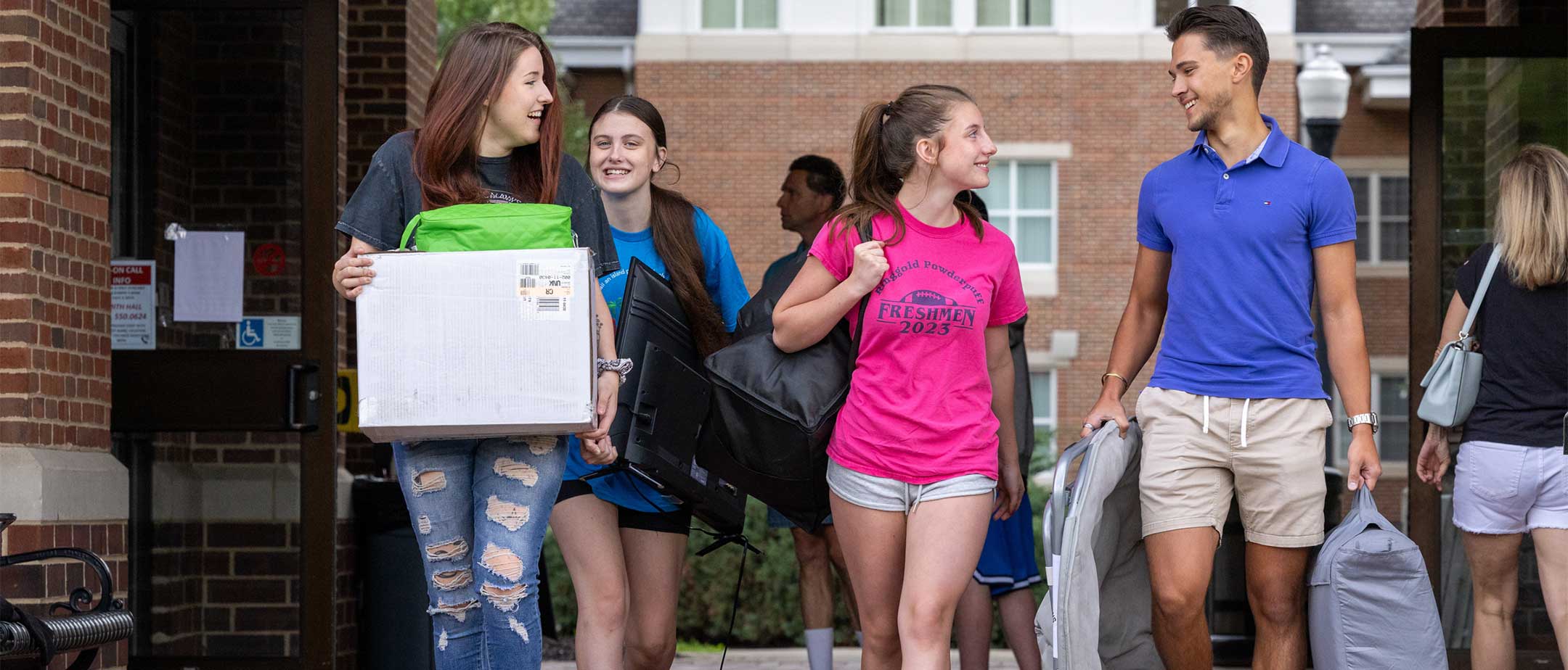 Students moving into dorms