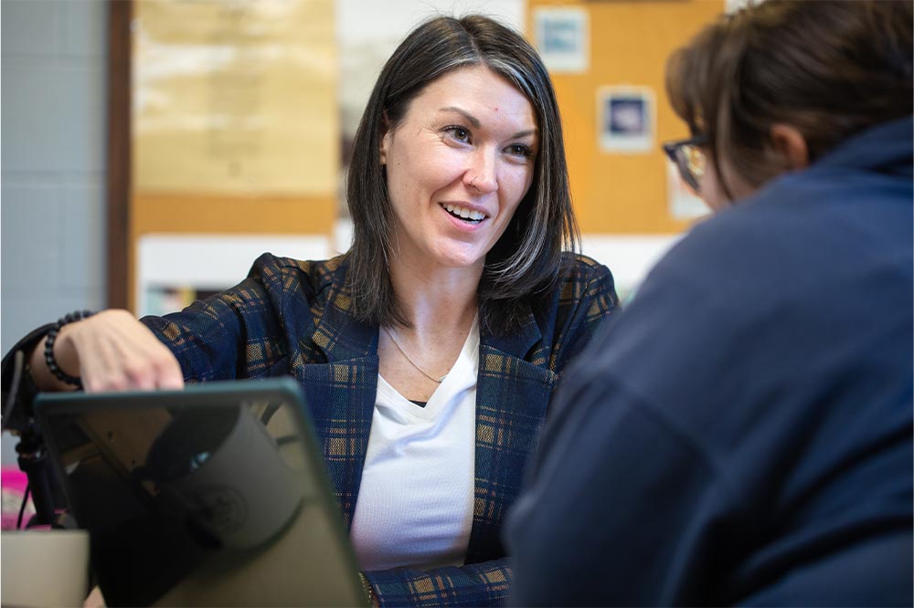 PennWest faculty advisor meeting with a student to discuss academic goals, degree pathways and student success.