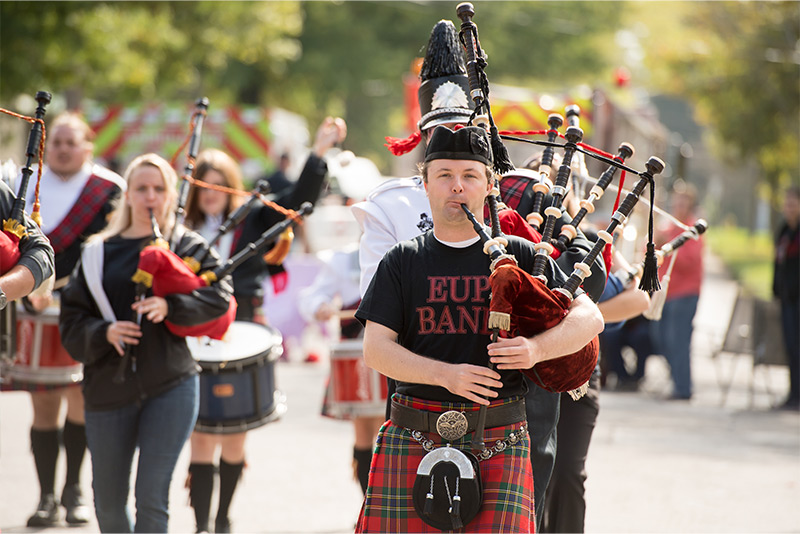 PennWest Edinboro students playing bagpipes