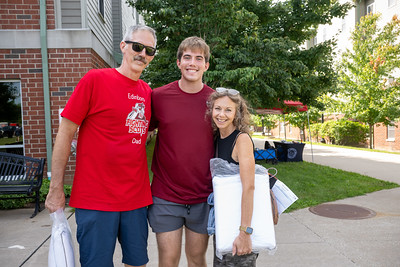 Student moving into PennWest Edinboro.