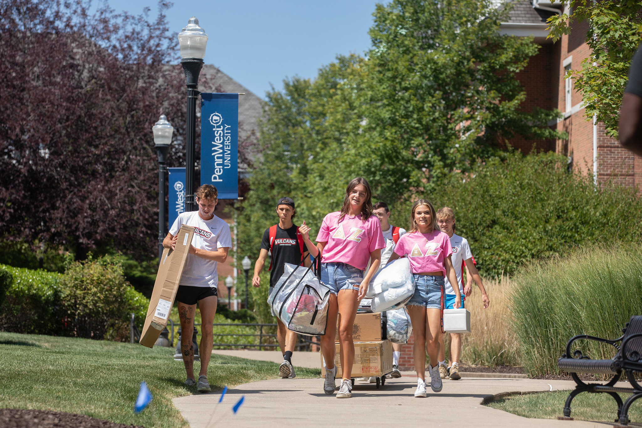 students on sidewalk at pennwest campus