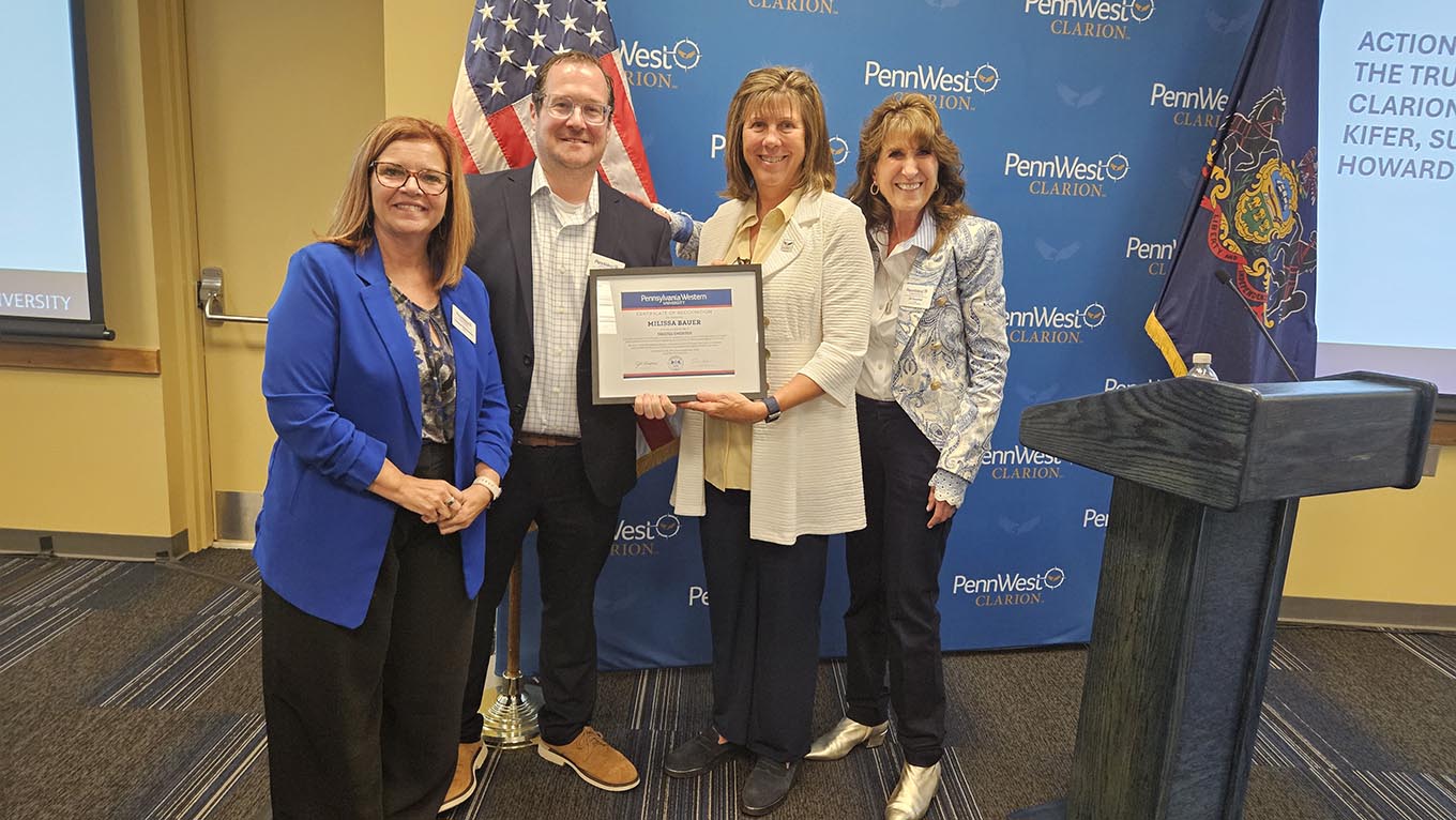 council of trustees members with award