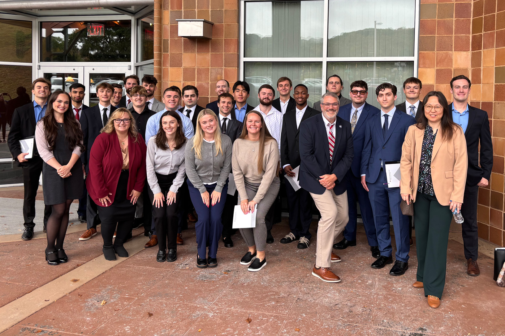 Finance students explore financial planning industry in Pittsburgh
