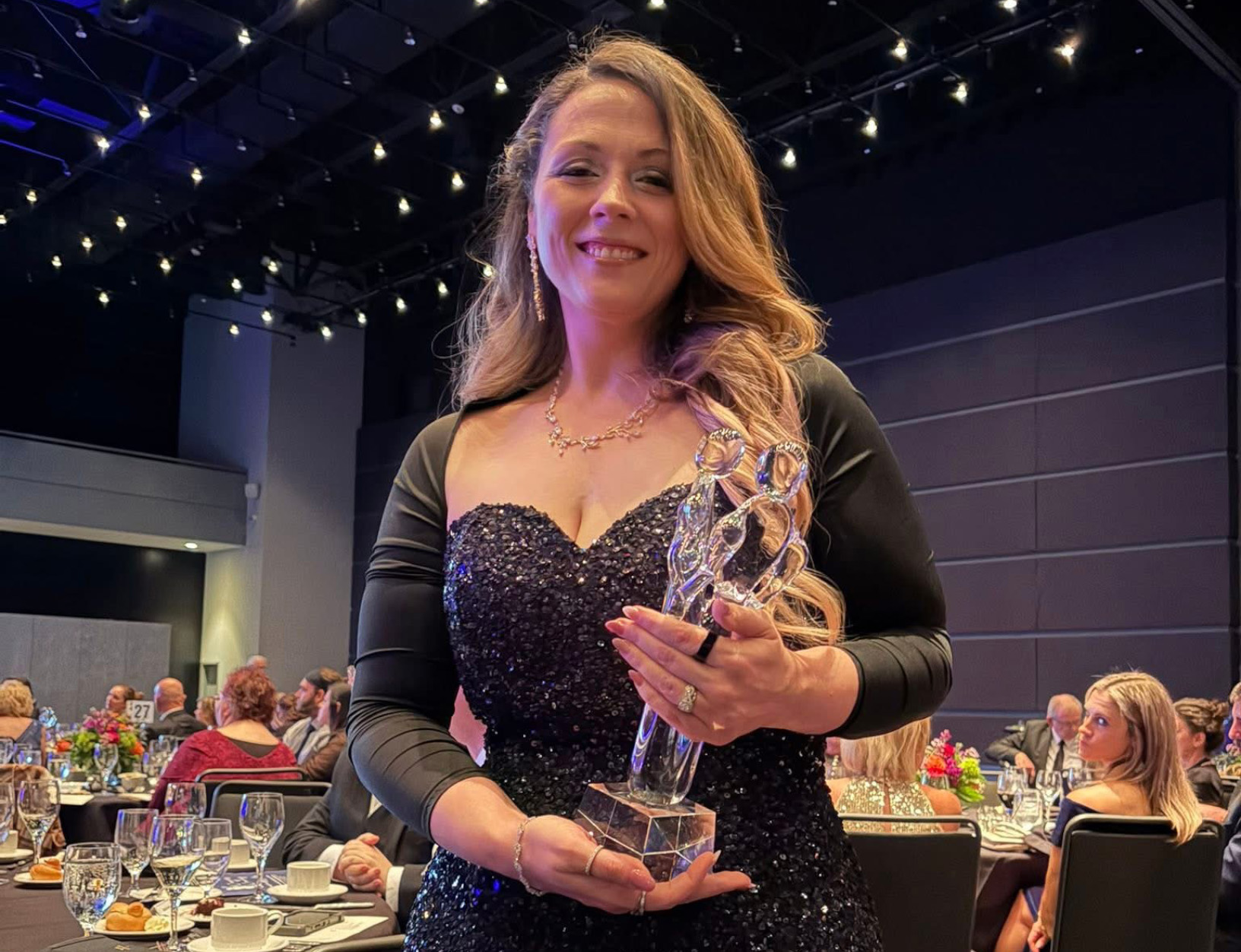 Randilyn Lewis with Cameos of Caring Award